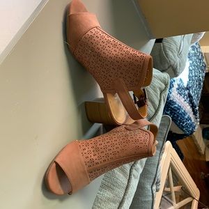 Tommy Hilfiger opened toed sandals